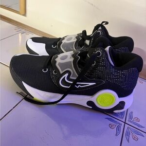 Nike KD Trey 5 X DD9538-007 Men's Black & White Volt Basketball Shoes size 7